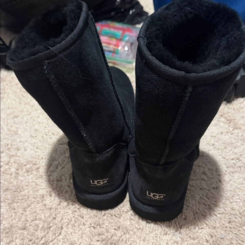 Uggs Women Black Boots - Picture 2 of 6
